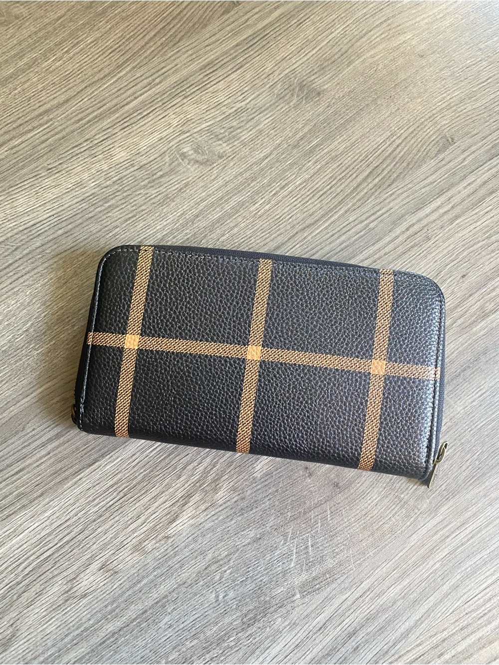 thirty-one Dark Brown Pebbled Wallet with Brass Zipper Pull